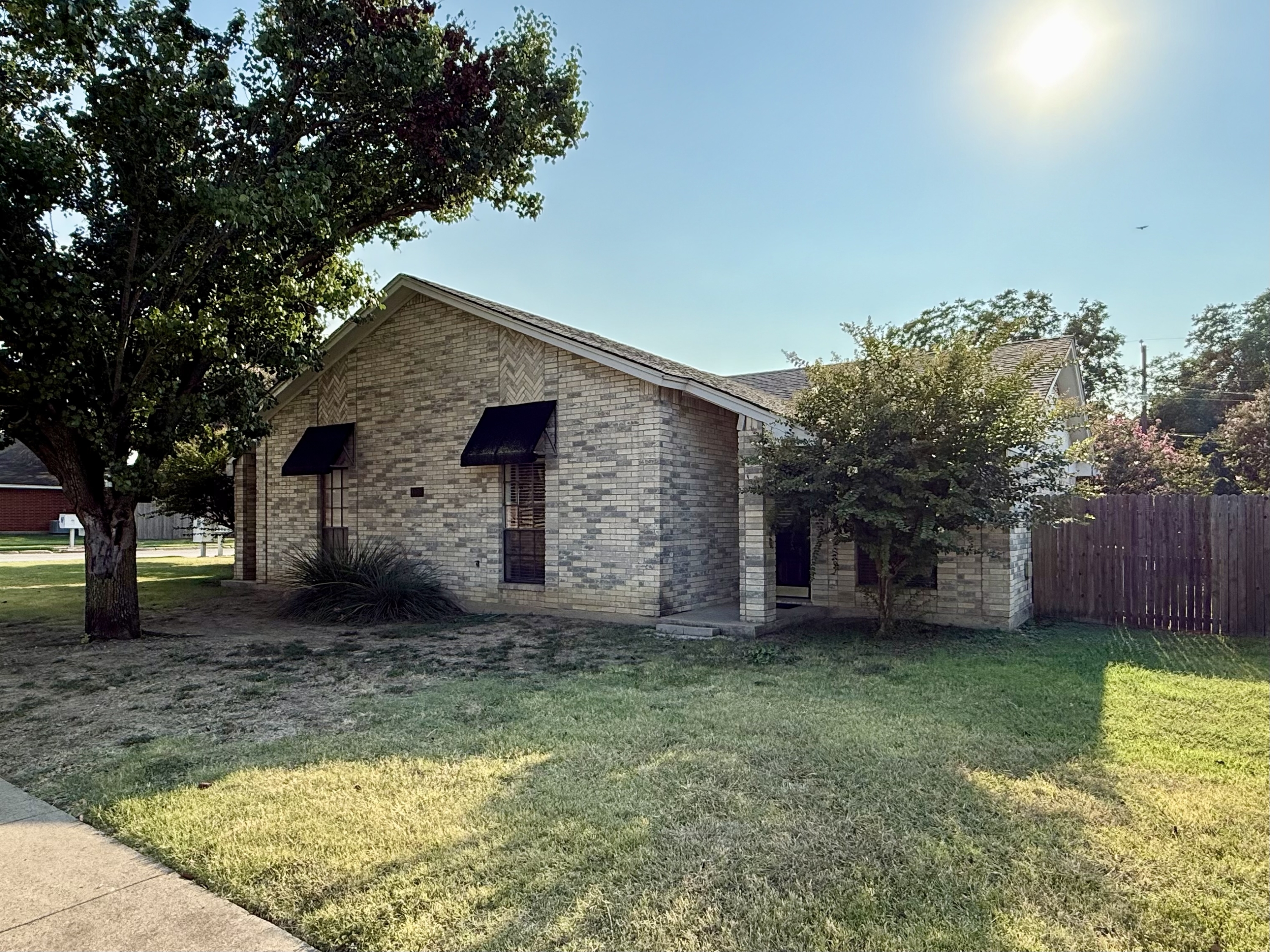 1128 Winscott Rd.