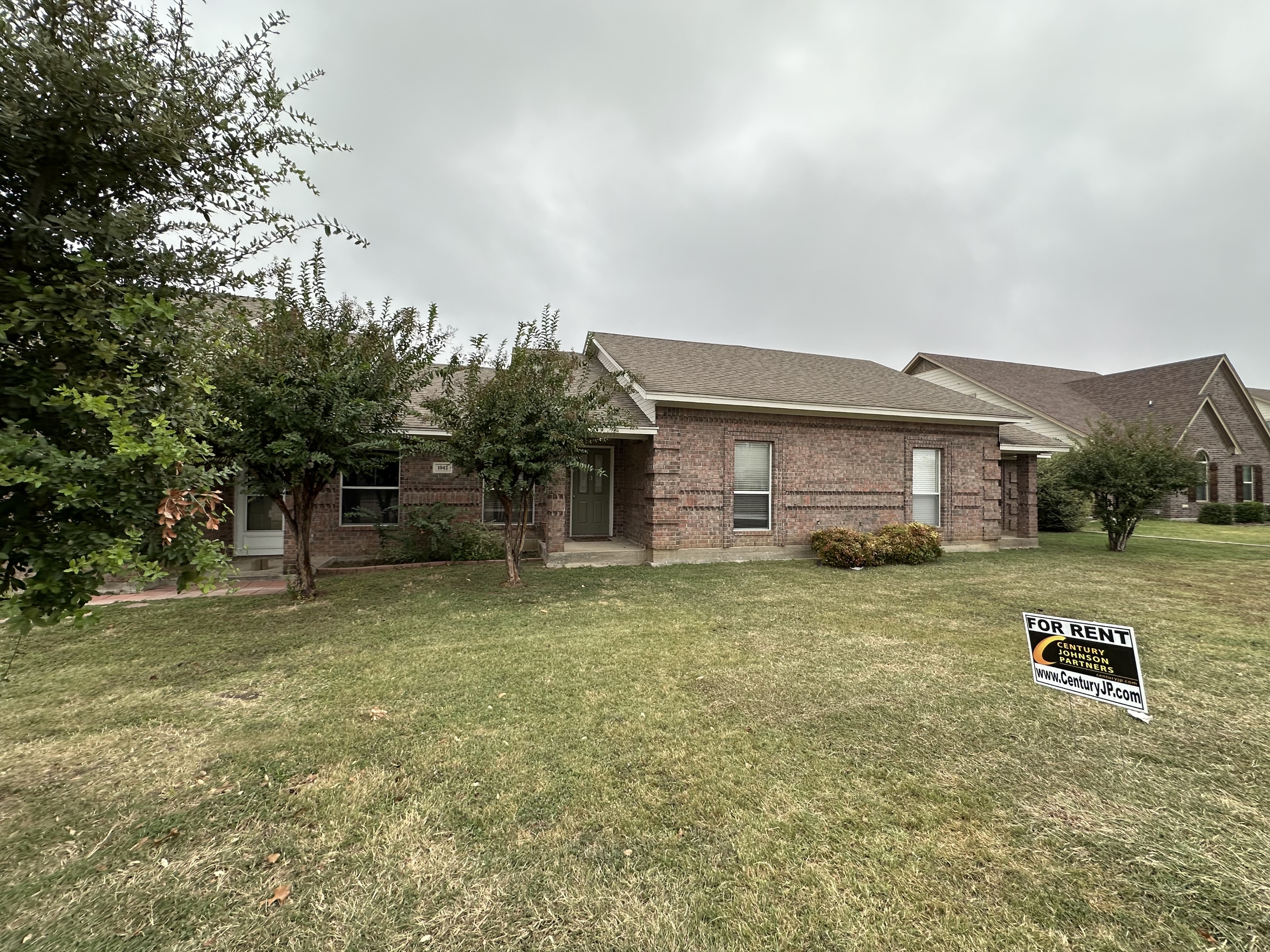 1042 Winscott Rd.